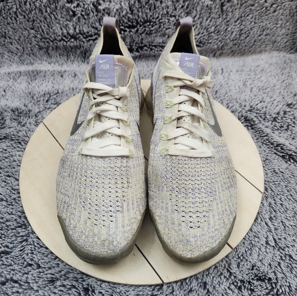 Nike Air Vapormax Flyknit 3 Women's Size 9.5 Volt White Purple Shoes AJ6910-102 - Picture 3 of 9